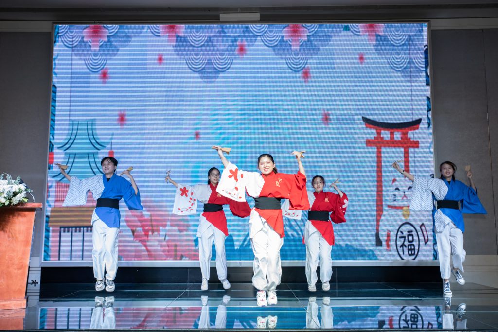 Dịch Chiết Tế Bào Gốc và Nhau Thai Ngựa