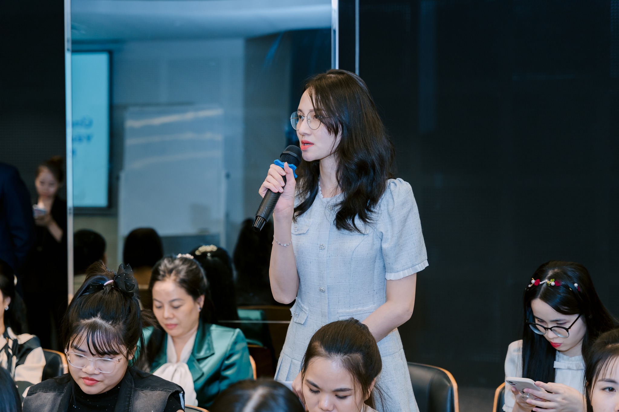 Trẻ Hóa Từ Nguyên Bào Sợi: Xu Hướng Đột Phá Trong Y Học Thẩm Mỹ