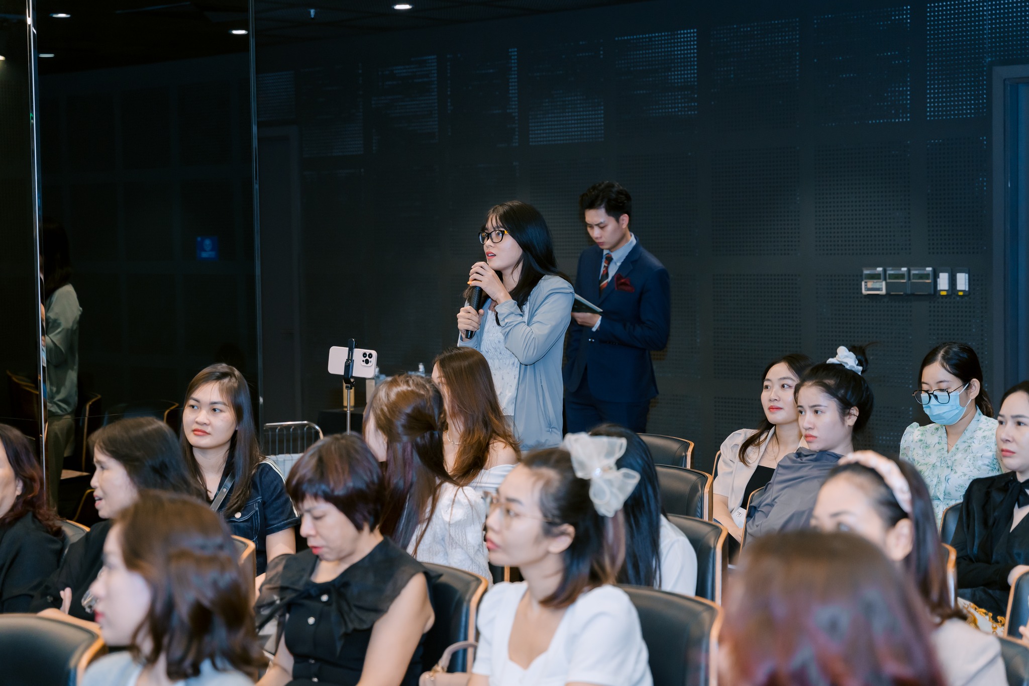 Trẻ Hóa Từ Nguyên Bào Sợi: Xu Hướng Đột Phá Trong Y Học Thẩm Mỹ