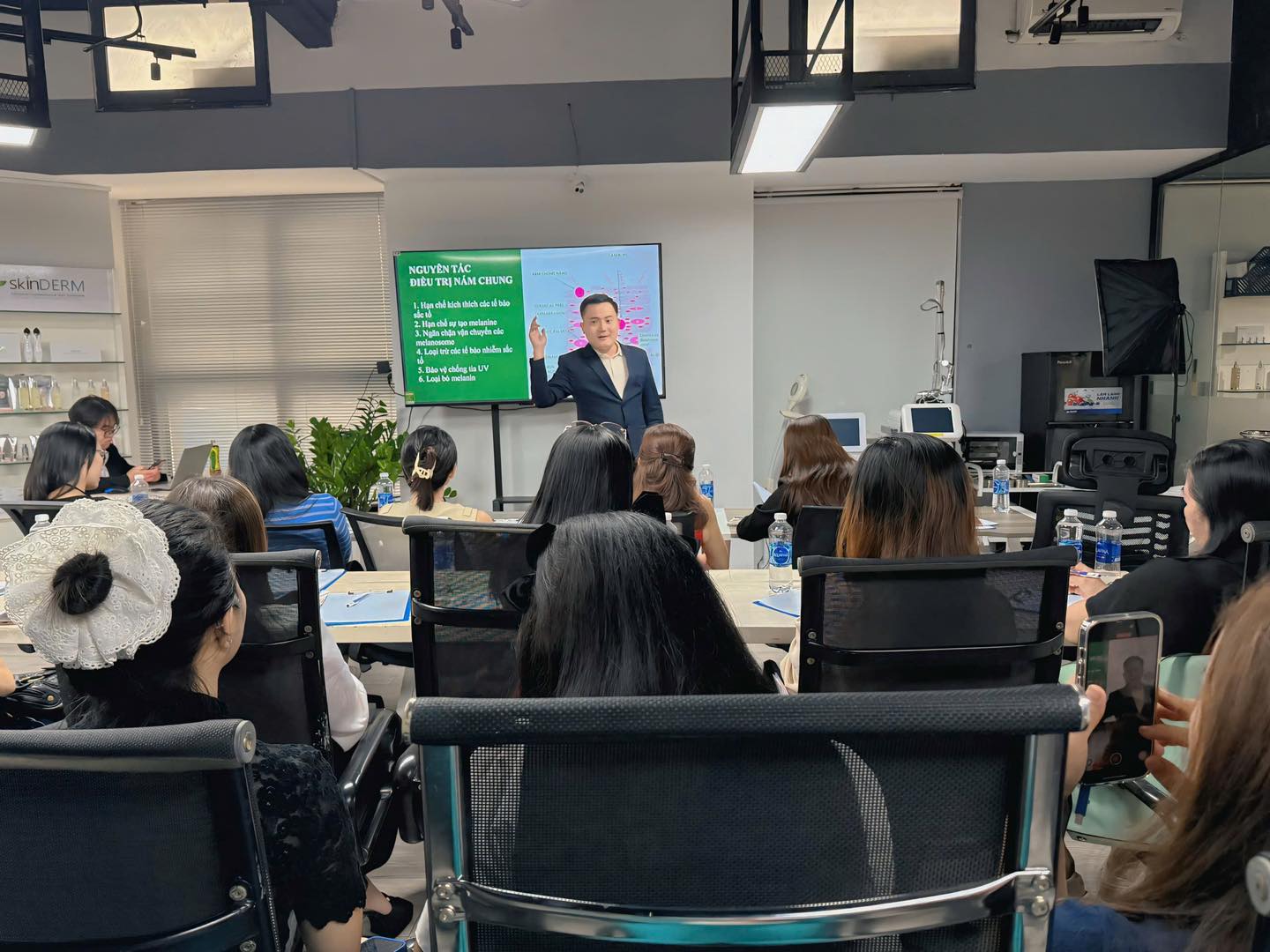 Hands-On VIP Private Workshop: "Ứng Dụng Hoạt Chất Sinh Học & Yếu Tố Tăng Trưởng trong Tái Tạo Da và Kiểm Soát Sắc Tố"