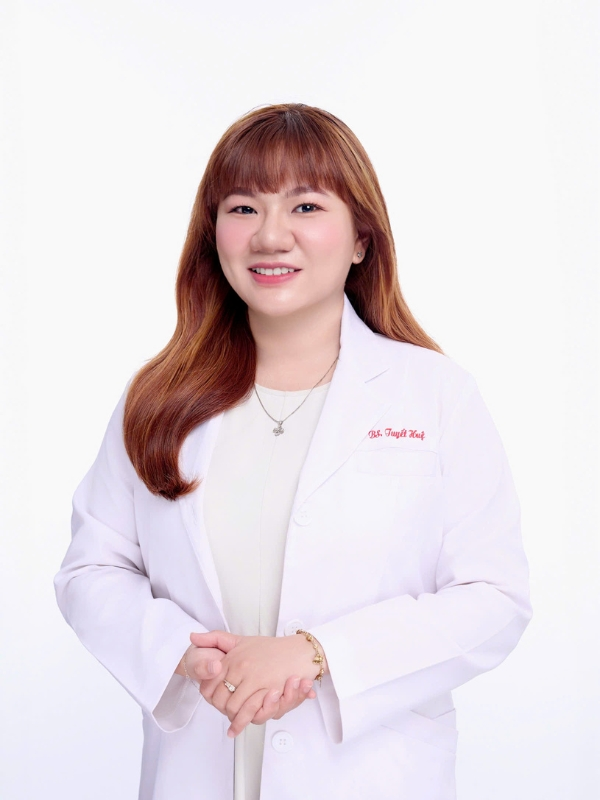 Bác sĩ Lâm Tuyết Huệ